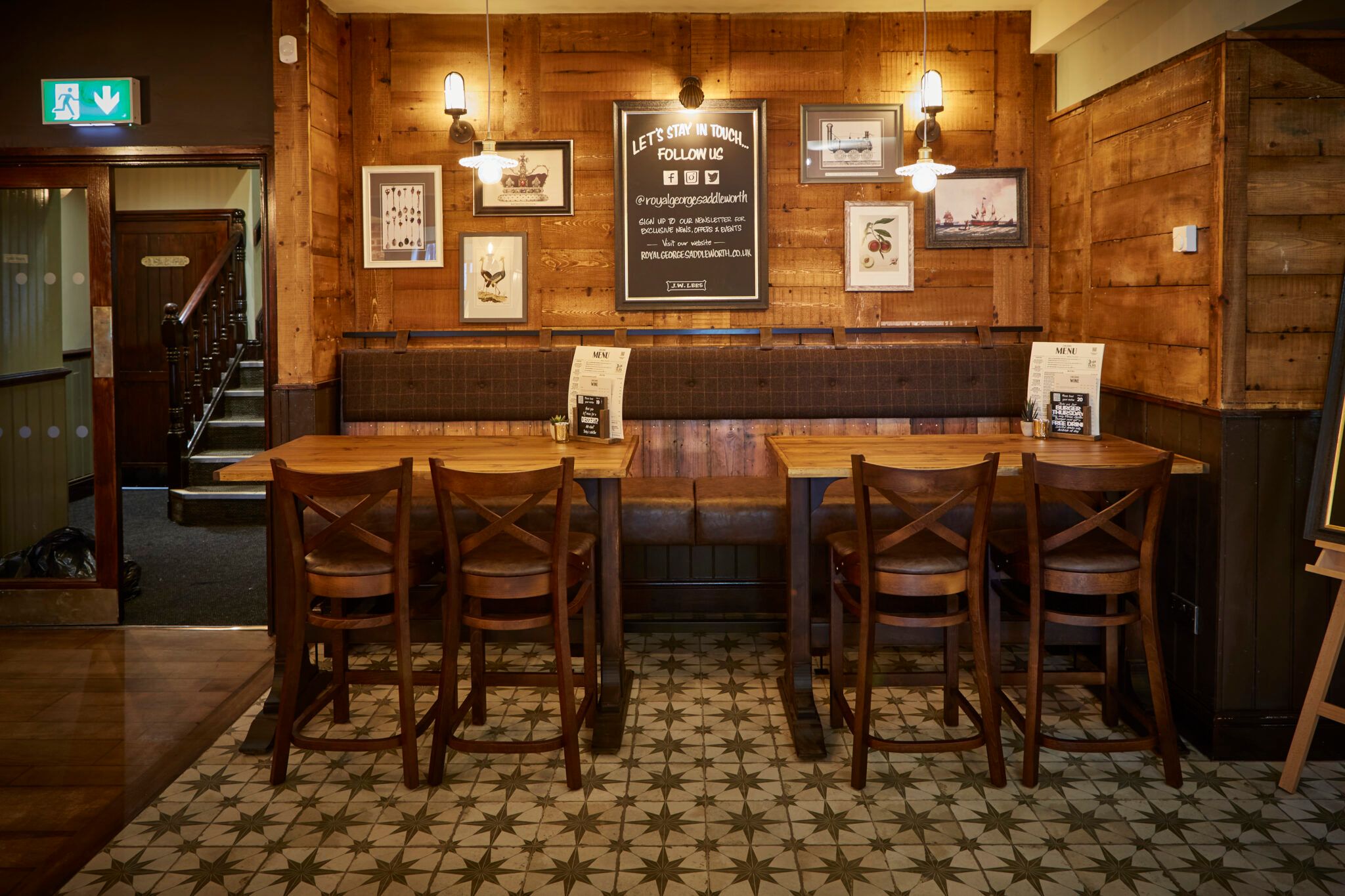 Royal George interior JW Lees