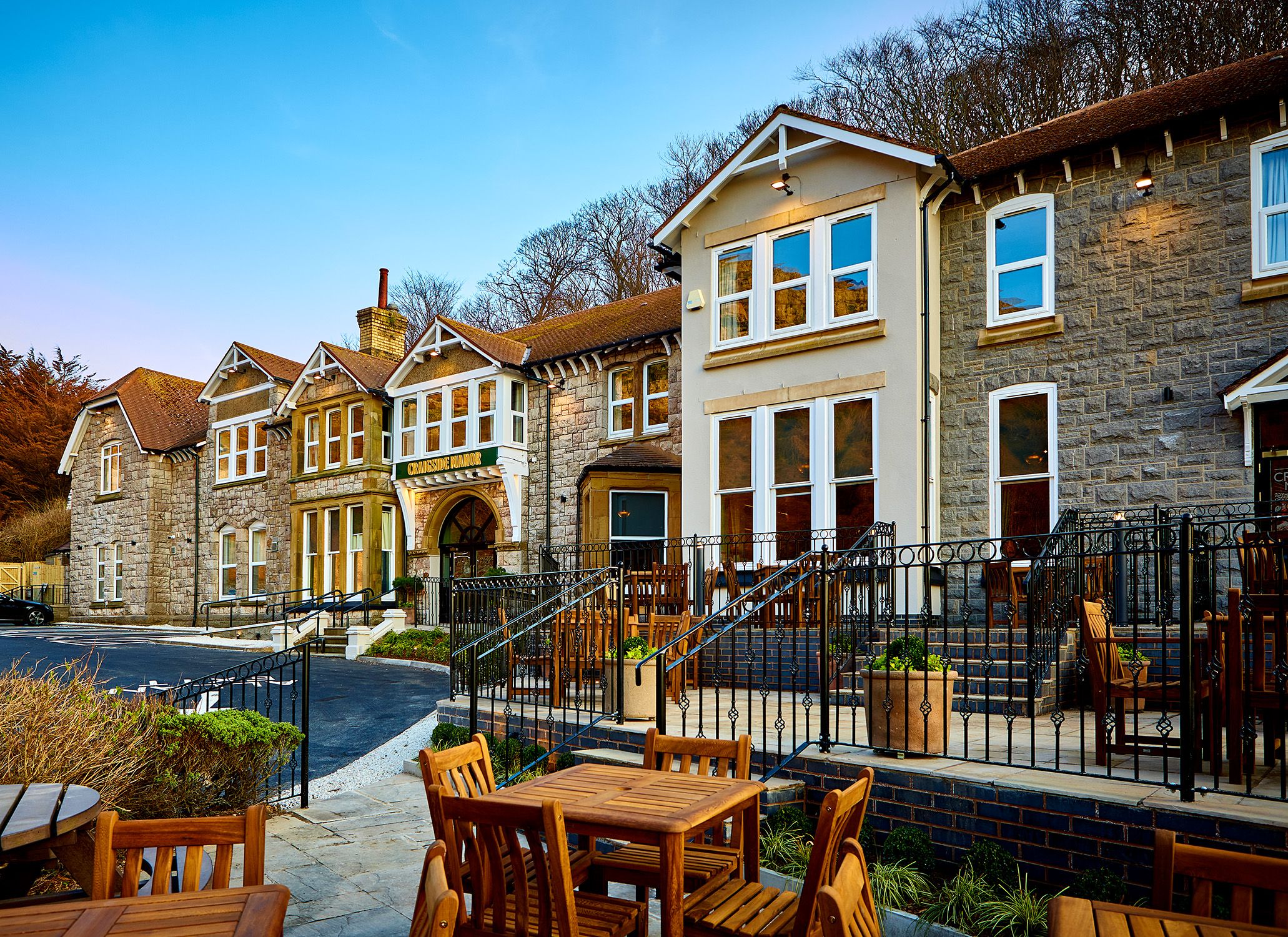 Craigside-Manor-Ext-LR