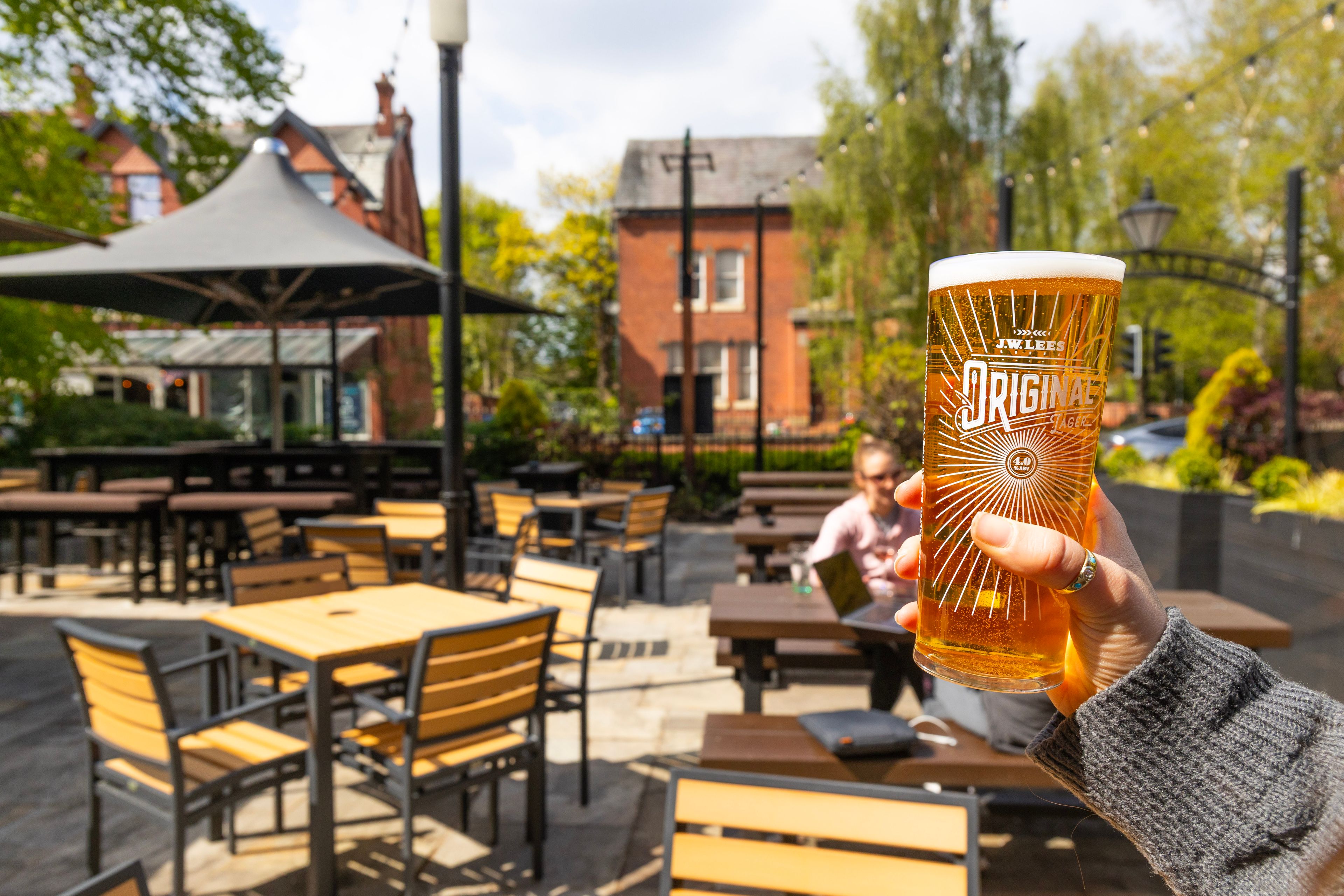 ELIZABETHAN-BEER-GARDEN-TIMOTHY-19